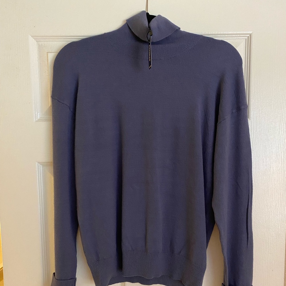 Sweaters - Picture 2 of 4